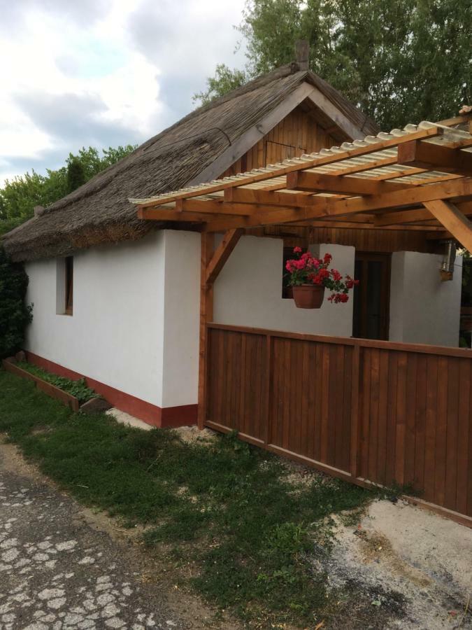 Balatonkenesei Nadfedeles Lovas Vendeghaz Villa Eksteriør bilde