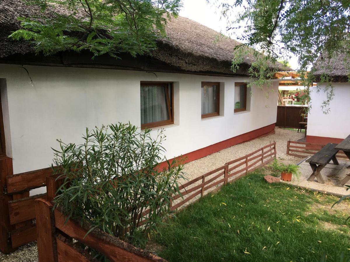 Balatonkenesei Nadfedeles Lovas Vendeghaz Villa Eksteriør bilde